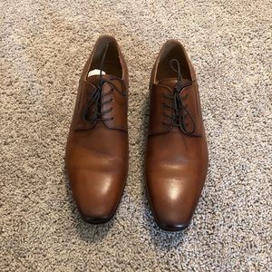 Men’s dress shoes